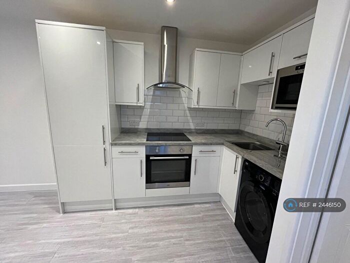 1 Bedroom Flat To Rent In St. Martins Close, Enfield, EN1