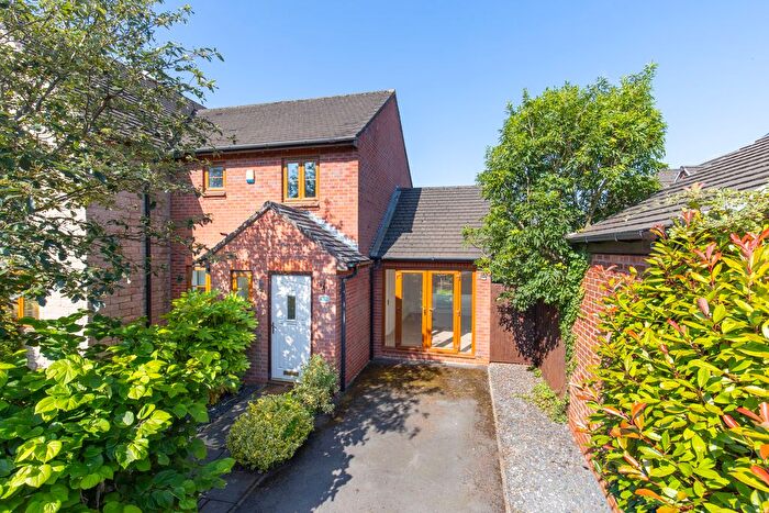 2 Bedroom End Terrace House For Sale In Abbotts Close, Walton Le Dale, PR5