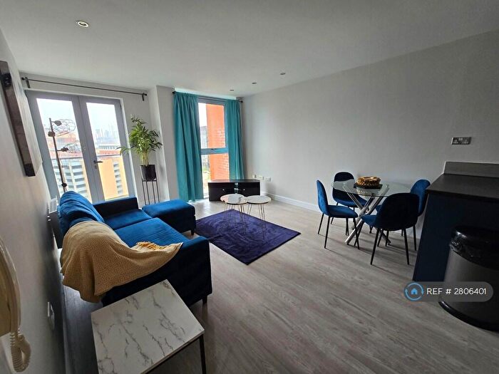 2 Bedroom Flat To Rent In Santorini, Leeds, LS12