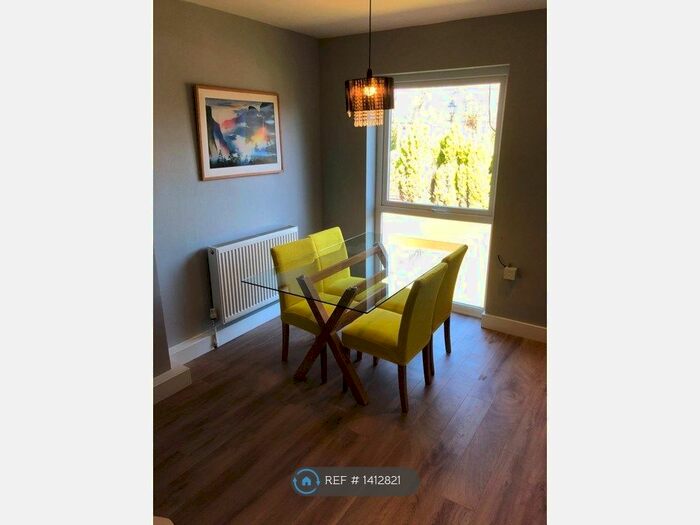 1 Bedroom Maisonette To Rent In Motherwell Avenue, Manchester, M19