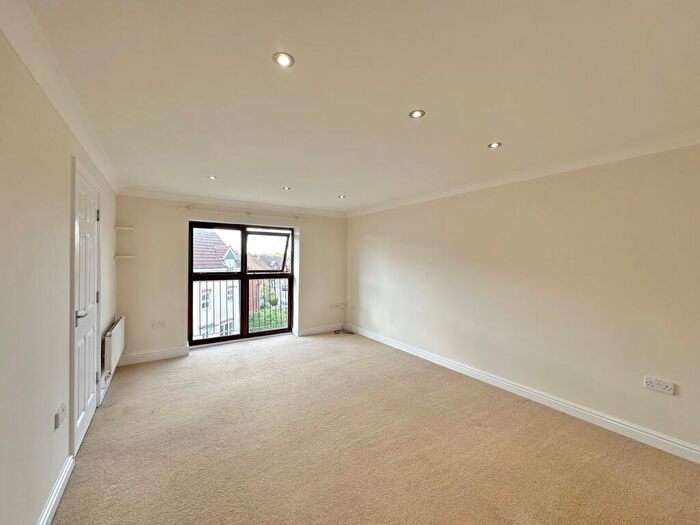 2 Bedroom Apartment To Rent In Queensbury Lane, Monkston Park, Milton Keynes, MK10