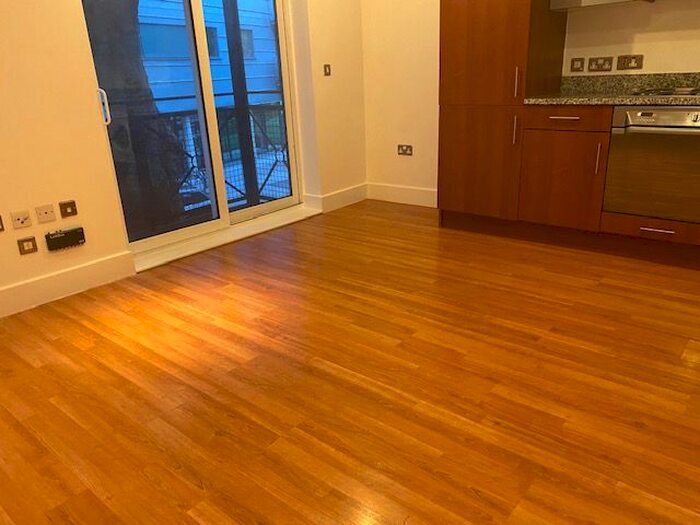2 Bedroom Flat To Rent In Alscot Road, London, SE1