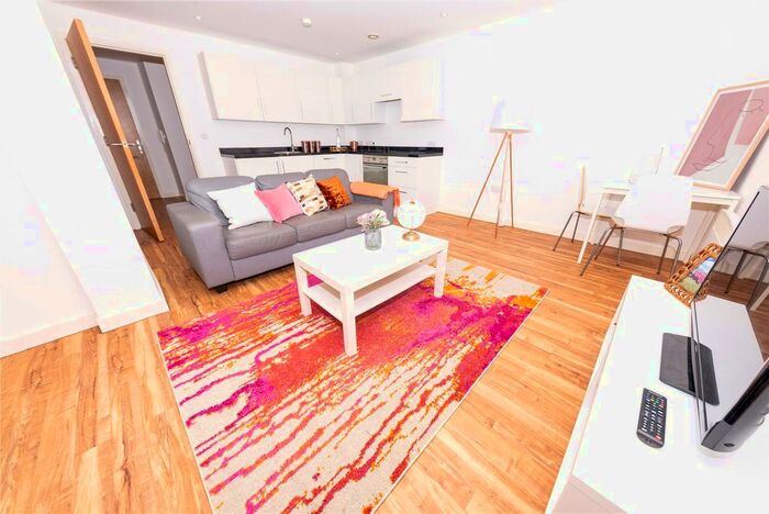 2 Bedroom Flat To Rent In The Exchange, Elmira Way, Salford Quays, M5