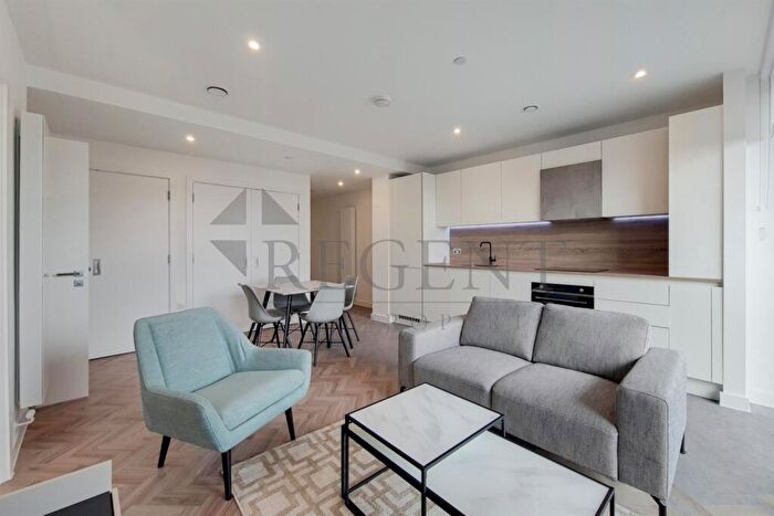 1 Bedroom Apartment To Rent In Skyline Apartments, Makers Yard, E3
