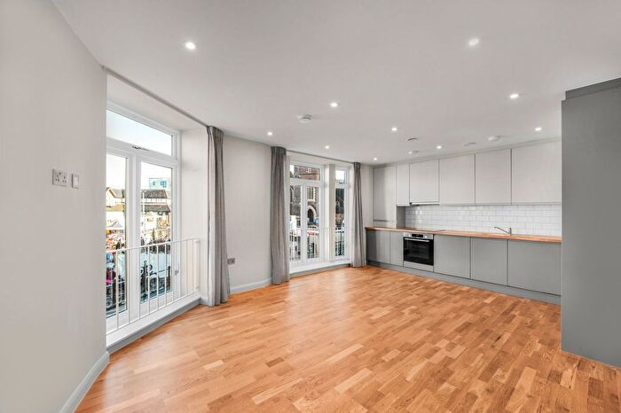 2 Bedroom Flat To Rent In Crown Street, Acton, W3