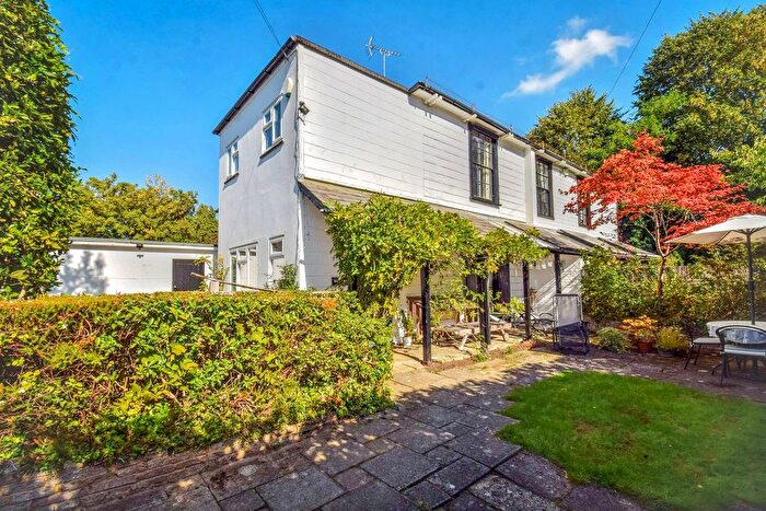 3 Bedroom Semi Detached House For Sale In Sackville Close, Sevenoaks, TN13
