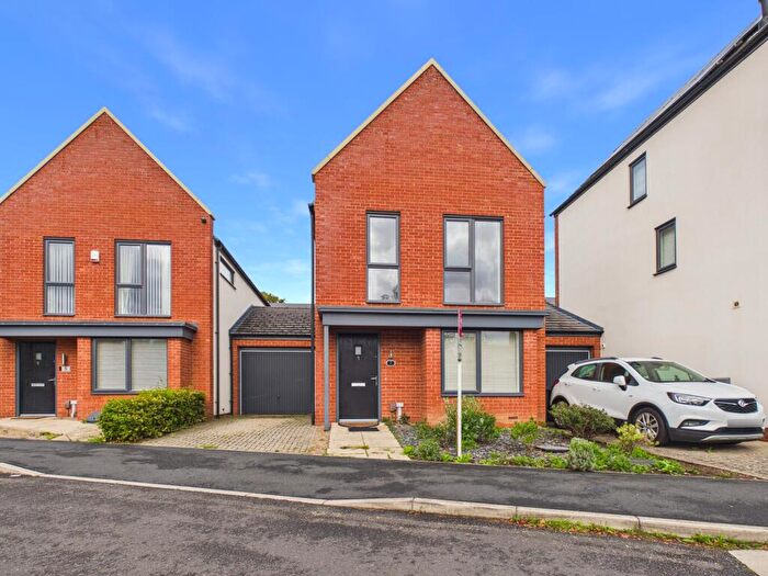 3 Bedroom Detached House For Sale In Prince George Drive, Kingsway, DE22