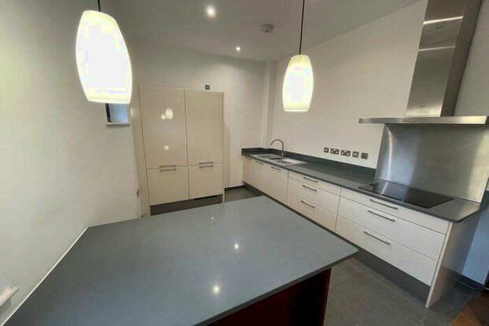 2 Bedroom Flat To Rent In Abbey Park Road, Leicester LE4