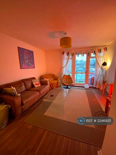 3 Bedroom Flat To Rent In Vulcan Terrace, London, SE4