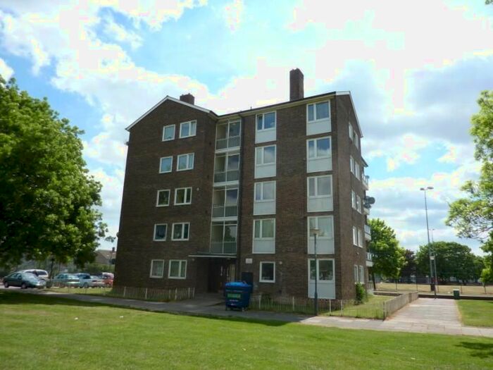 1 Bedroom Flat To Rent In Cookhill Road, Abbey Wood, London SE2