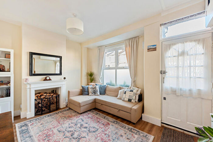 2 Bedroom Terraced House For Sale In Long Lane, London, London, N3