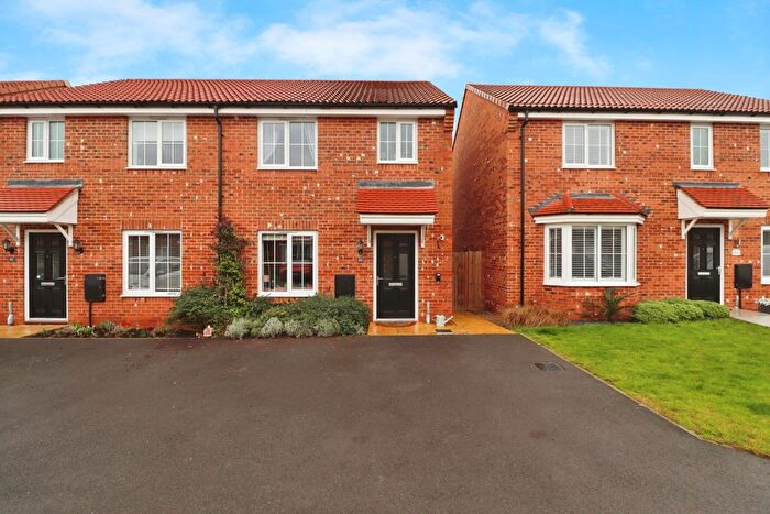 3 Bedroom Semi Detached House For Sale In Field Avenue, Saxilby, LN1