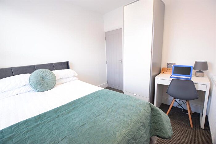 5 Bedroom End Of Terrace House To Rent In Abbot Street - Student Ensuite House - /, LN5