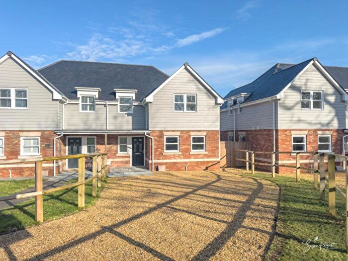 3 Bedroom Semi-Detached House For Sale In Spencer Park, Ryde, PO33