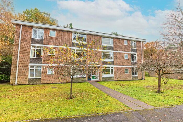 1 Bedroom Flat To Rent In Birch Court, Edgcumbe Park, Crowthorne, RG45