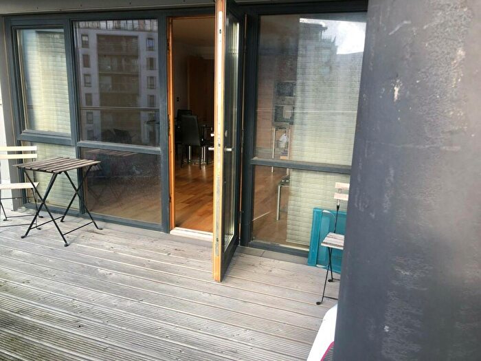 2 Bedroom Apartment To Rent In Crozier House Leeds, LS10