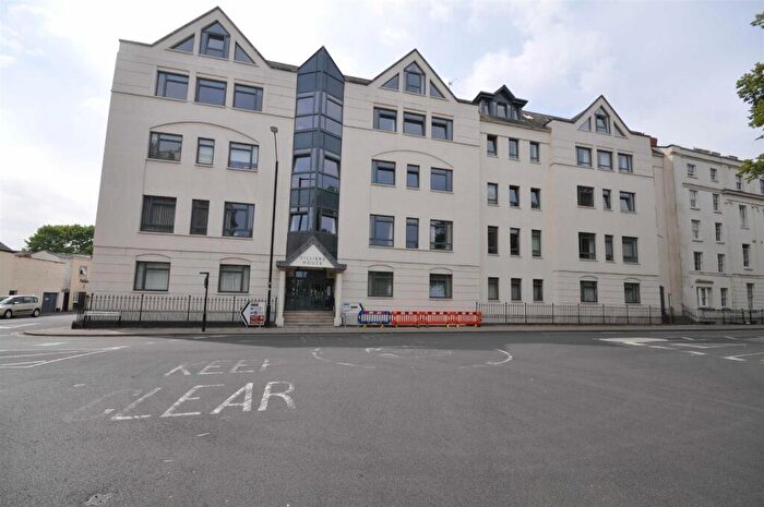 2 Bedroom Apartment To Rent In Clarendon Avenue, Leamington Spa, CV32