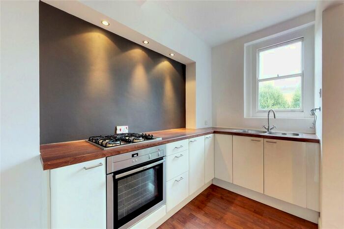 2 Bedroom Apartment To Rent In Wilmot Street, Bethnal Green, London, E2