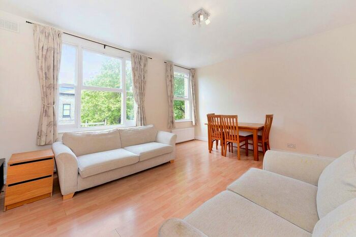2 Bedroom Flat To Rent In Oxford Road, Ealing, W5