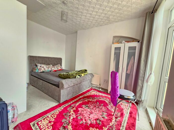 2 Bedroom Flat To Rent In Manbey Park Road, London, E15