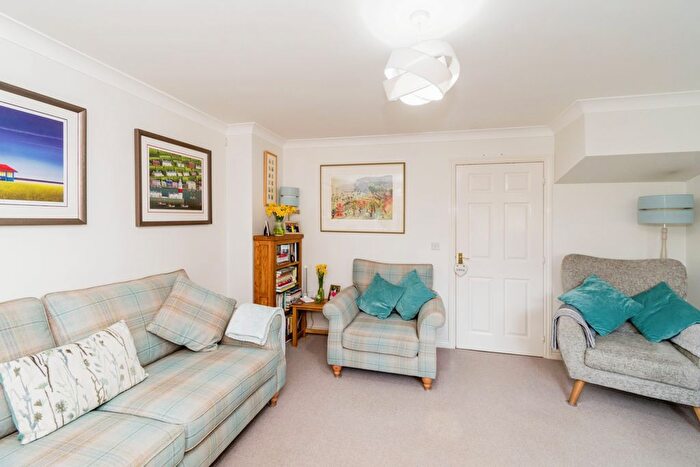 3 Bedroom End Of Terrace House For Sale In Folland Close, North Baddesley, Southampton, Hampshire, SO52