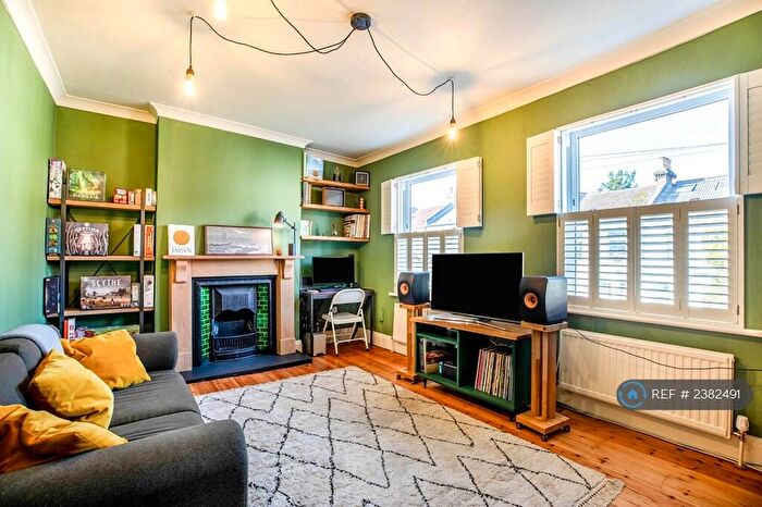 1 Bedroom Flat To Rent In Henslowe Road, London, SE22