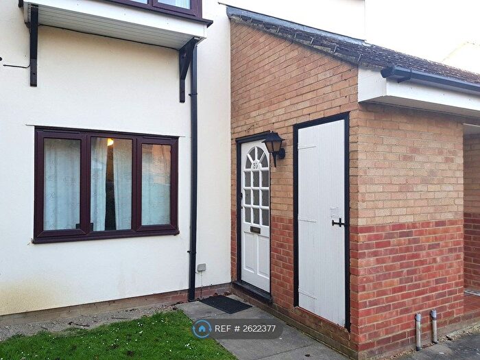 2 Bedroom Flat To Rent In Loris Court, Cambridge, CB1