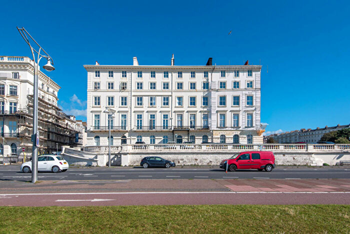 1 Bedroom Apartment For Sale In Adelaide Crescent, Hove., BN3