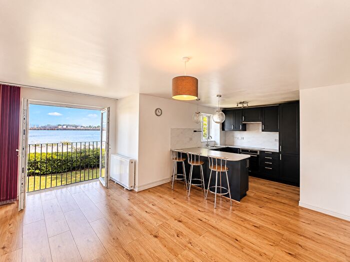 2 Bedroom Flat To Rent In Tideside Court, London, SE18
