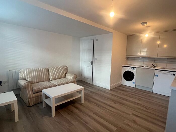 1 Bedroom Property To Rent In Victoria Street, Englefield Green, Egham, TW20