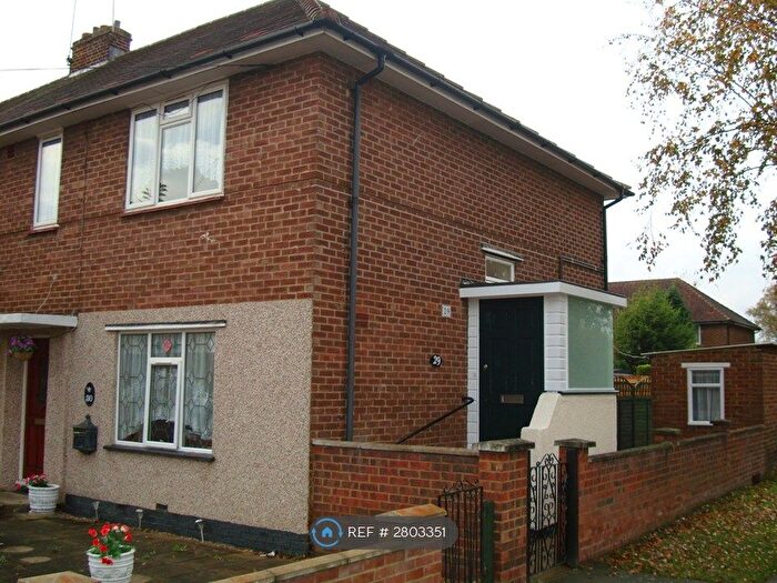 2 Bedroom Maisonette To Rent In Trevor Close, Northolt, UB5
