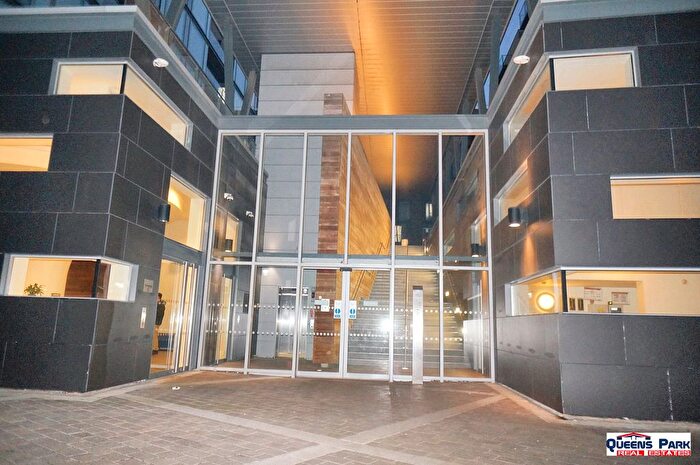 1 Bedroom Flat To Rent In Station Approach, Hayes, UB3