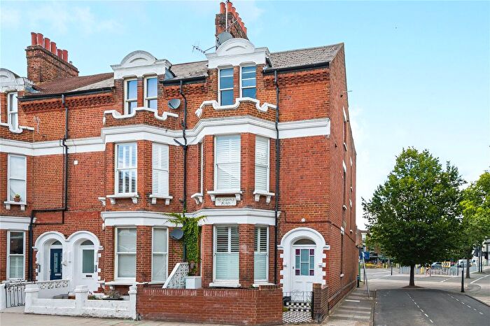 1 Bedroom Flat For Sale In St. Johns Road, Richmond, TW9