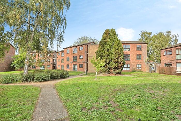 3 Bedroom Flat For Sale In Russet Grove, Norwich, NR4