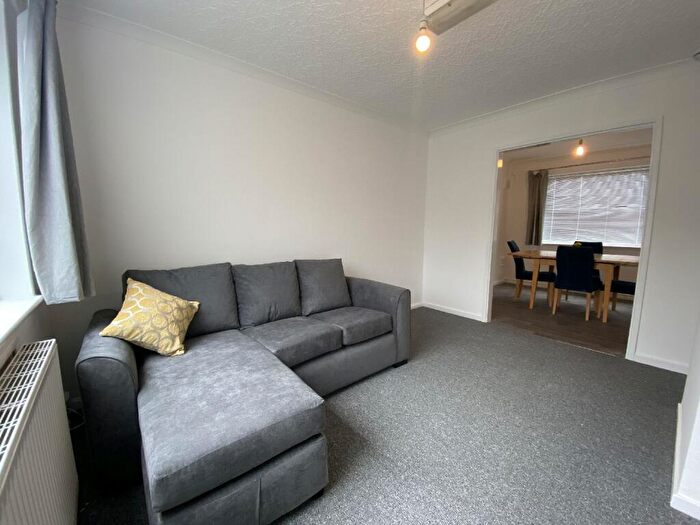 3 Bedroom House To Rent In Fladbury Crescent, Selly Oak, Birmingham, West Midlands, B29