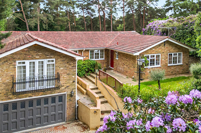 4 Bedroom Detached House For Sale In Walkers Ridge, Camberley, Surrey, GU15