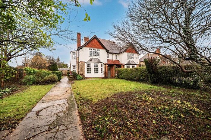 4 Bedroom Semi-Detached House For Sale In Woodstock Road, Witney, Oxfordshire, OX28