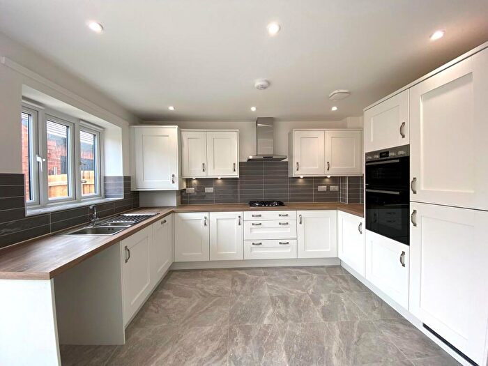 4 Bedroom House To Rent In The Avenue, NN17