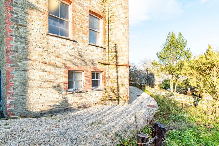 2 Bedroom Flat To Rent In Liskeard Methodist Church, Barn Street, PL14