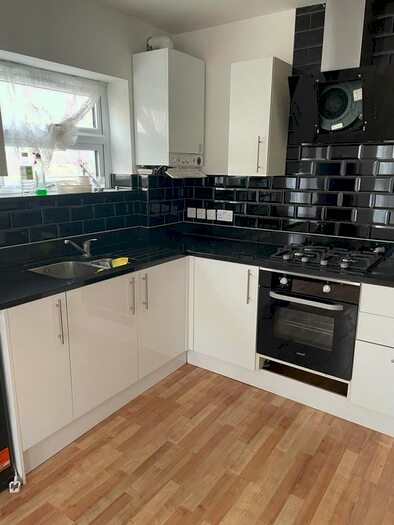 1 Bedroom Flat To Rent In Chapel Road, Hounslow, TW3
