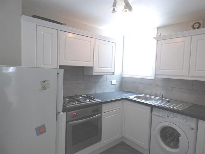 1 Bedroom Flat To Rent In Landor Road, London, SW9
