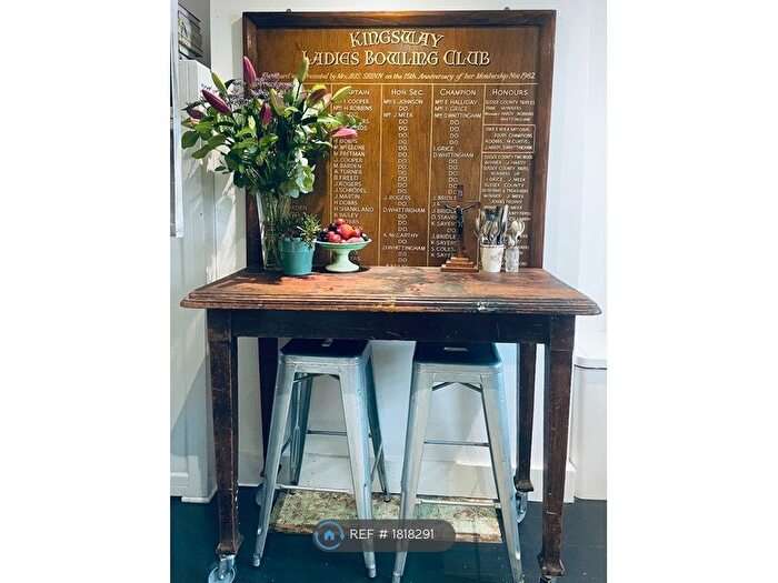 2 Bedroom Flat To Rent In Devonshire Square, Bexhill On Sea, TN40