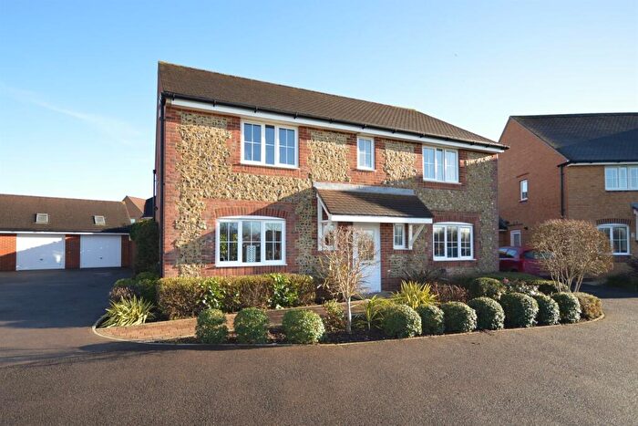 4 Bedroom Detached House To Rent In Mill Pond Crescent, Chichester, PO19