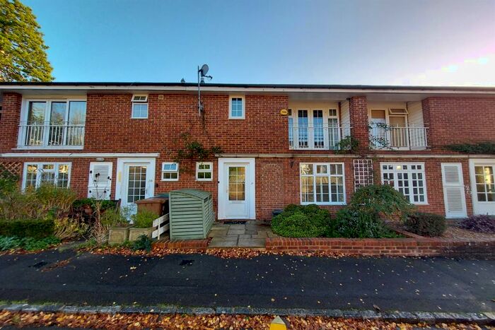 3 Bedroom House To Rent In Milton Close, Henley-on-Thames, RG9