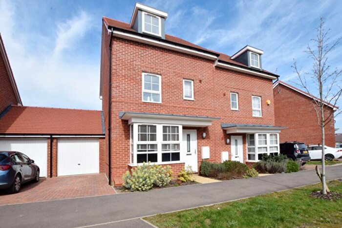 4 Bedroom Semi-Detached House To Rent In Admiral Avenue, , Hemel Hempstead, HP2