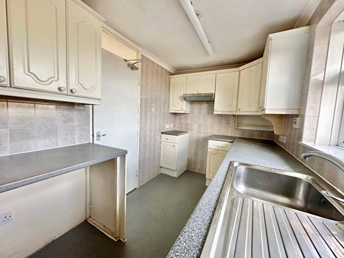 1 Bedroom Flat For Sale In Holdbrook Way, Romford, RM3