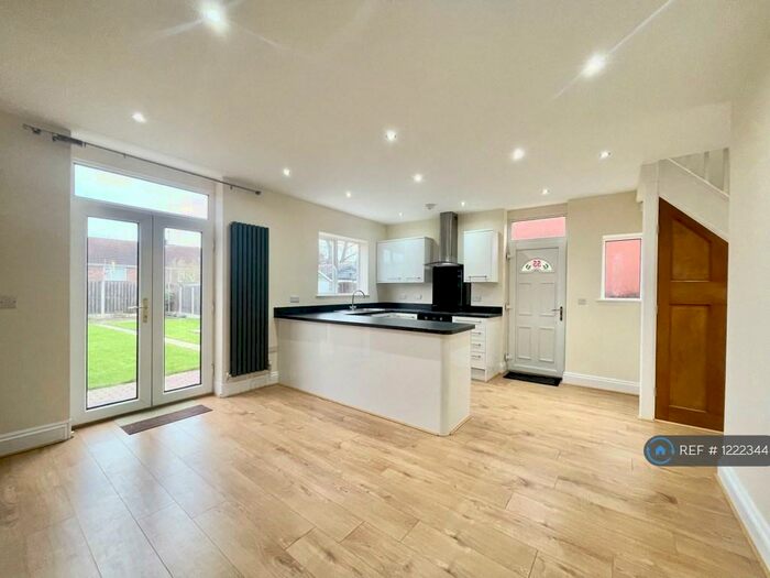 3 Bedroom Semi-Detached House To Rent In Church Lane, Bramley, Rotherham, S66