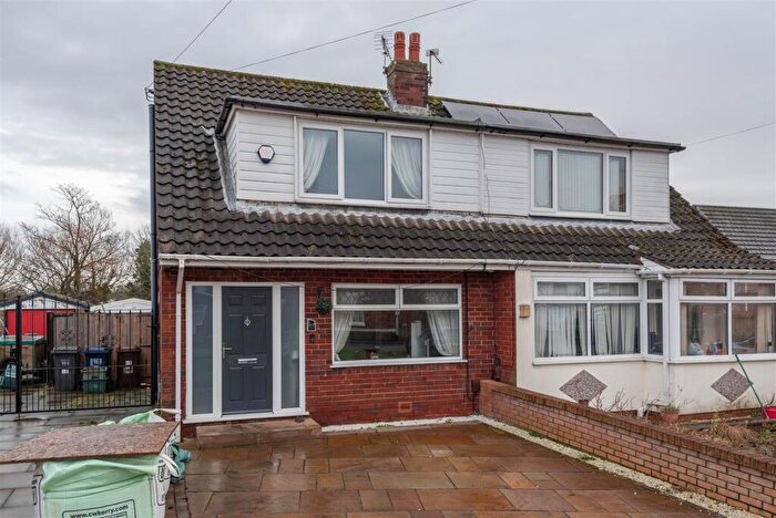 3 Bedroom Semi Detached House For Sale In Leyland Lane, Leyland, PR25