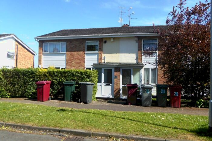 2 Bedroom Maisonette To Rent In Mowbray Drive, Tilehurst, Reading, RG30