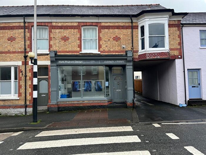 4 Bedroom Flat To Rent In New Road, Llandeilo, Carmarthenshire., SA19